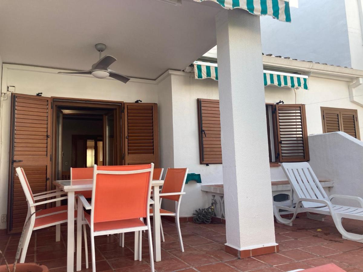 Chalet Adosado En Urbanizacion Con Precioso Jardin Денія Екстер'єр фото